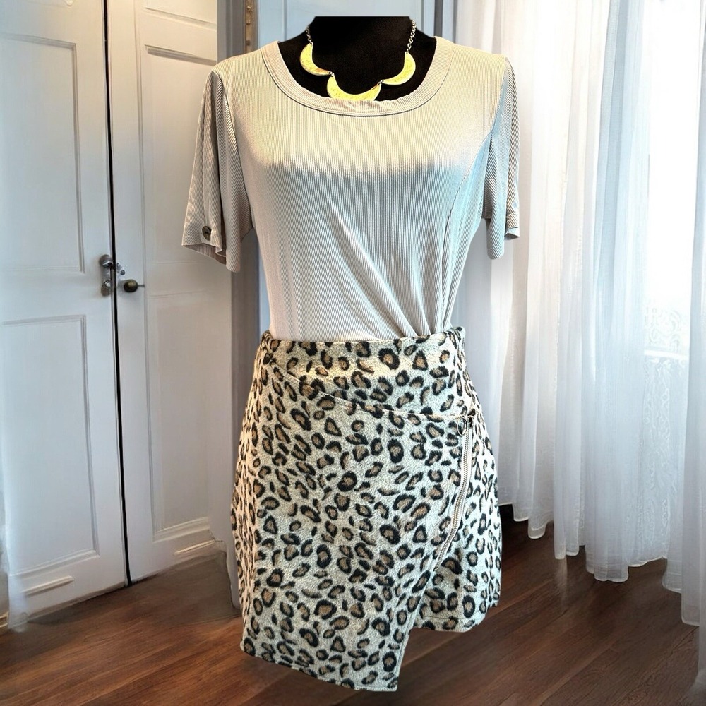 Hayden‎ Los Angeles Leopard Print Wrap Mini Skirt Tan Black Side Zip Size M